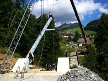 Juli 2012, Einbau Hängebrücke, Amden (SG)