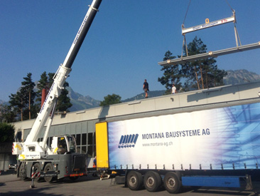 August 2013, Verladearbeiten beim Strassenverkehrsamt, Autobahn Glarus (GL)